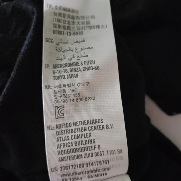 Holister black blouse with blue embroidery and rhinestones size s - Picture 12 of 14